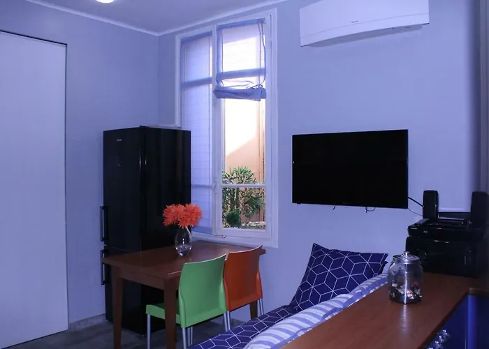 Art Deco Aparthotel 4*